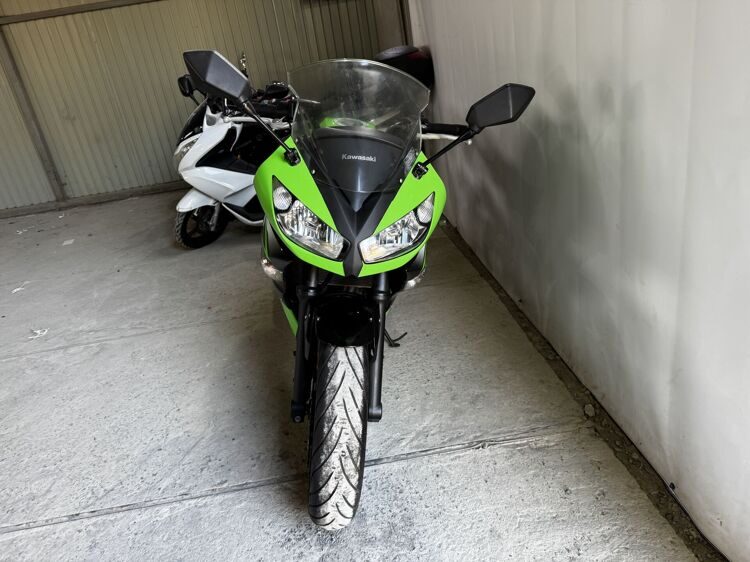 Kawasaki Ninja 400 R, 2012